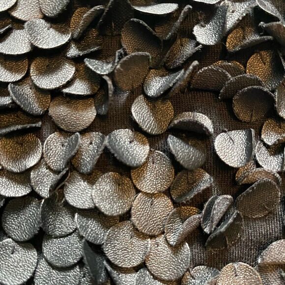 Sleeveless  blouse - Picture 2 of 3